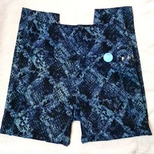 NWT PINK Ultimate Legging Size L